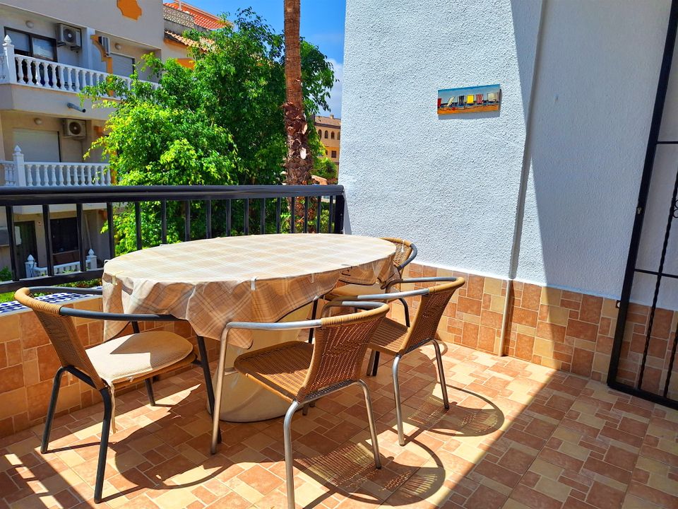 Apartment in Punta Prima, Alicante - photo 2