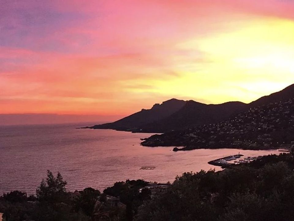 Villa i Theoule-sur-Mer, Alpes-Maritimes - foto 1