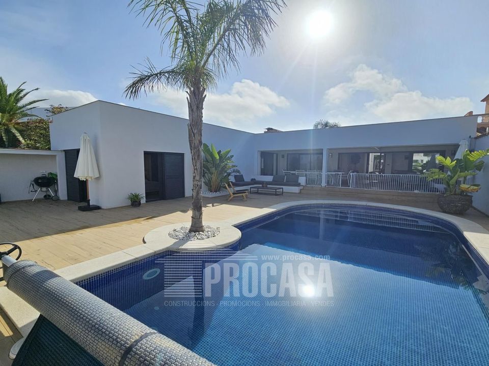 Villa i Empuriabrava, Gerona - foto 1