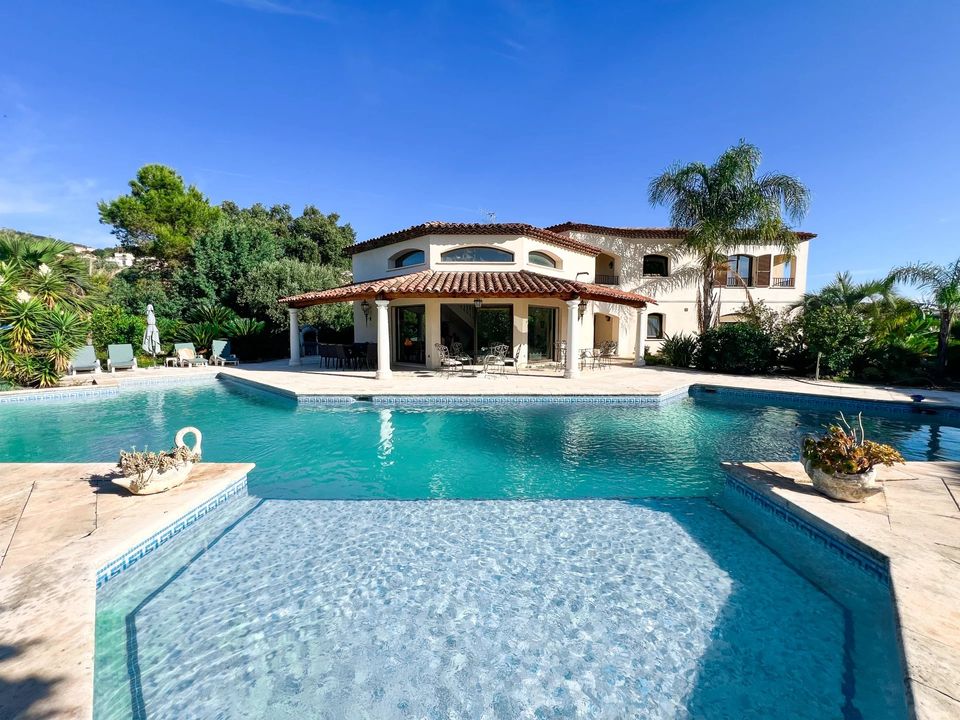 Villa i Mandelieu-la-Napoule, Alpes-Maritimes - foto 1