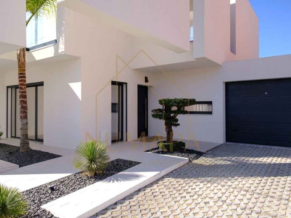 Villa in Almada, Setubal - foto 1