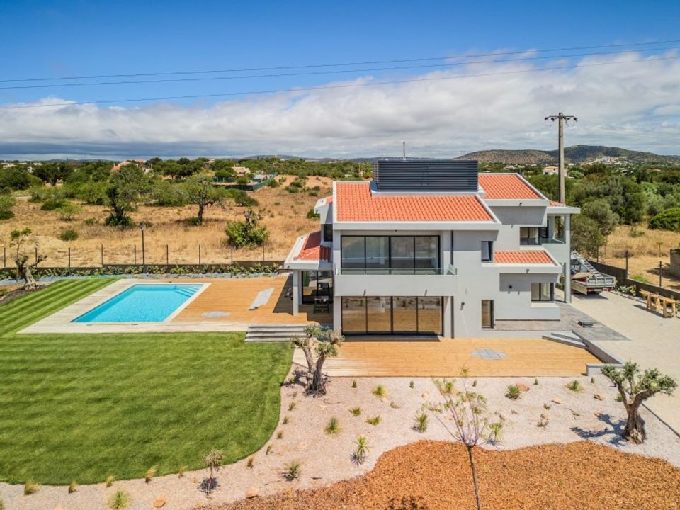 Villa i Quarteira, Faro - foto 1