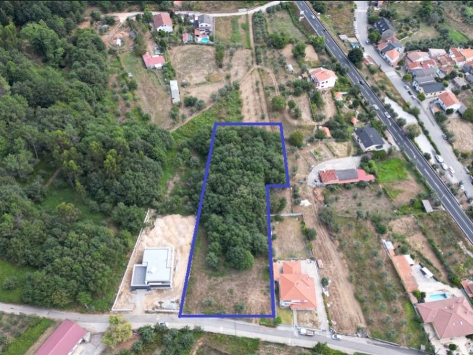 Helårsgrund i Cavernaes, Viseu - foto 1