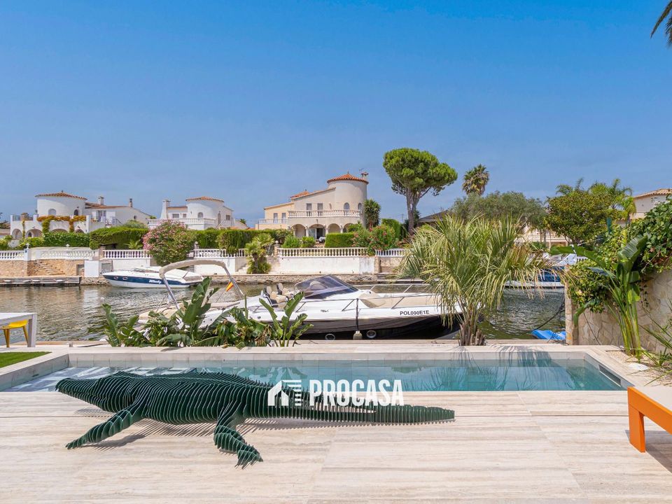 Villa i Empuriabrava, Gerona - foto 1