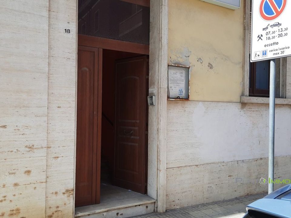 Commercial property in Brindisi, Brindisi - photo 2
