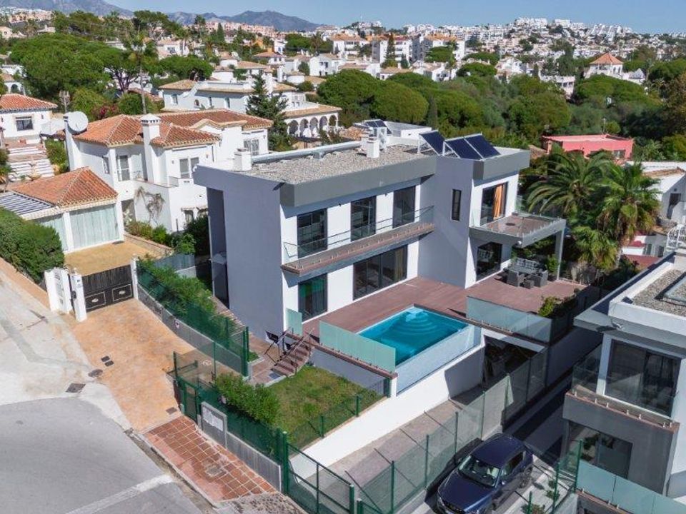 Villa i Malaga city, Malaga - foto 1