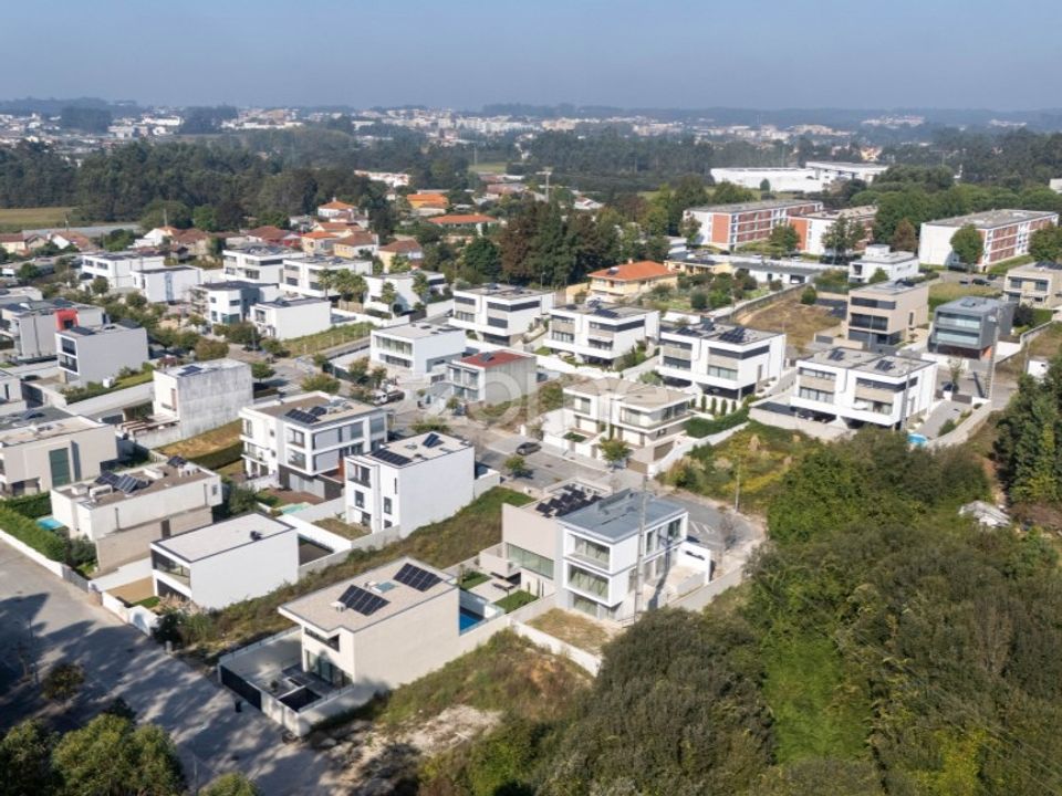 Helårsgrund i Nogueira, Porto - foto 5