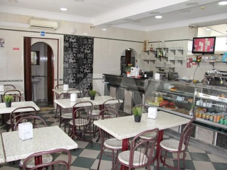 Erhvervsejendom i Barcarena, Lisbon - foto 1