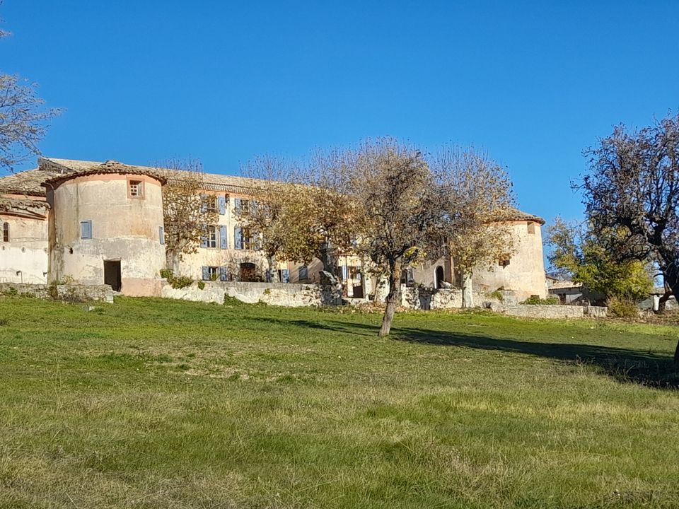 Villa i Digne-les-Bains, Alpes-de-Haute-Provence - foto 1