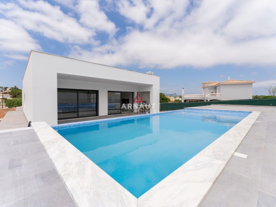Villa i Mexilhoeira Grande, Faro - foto 1