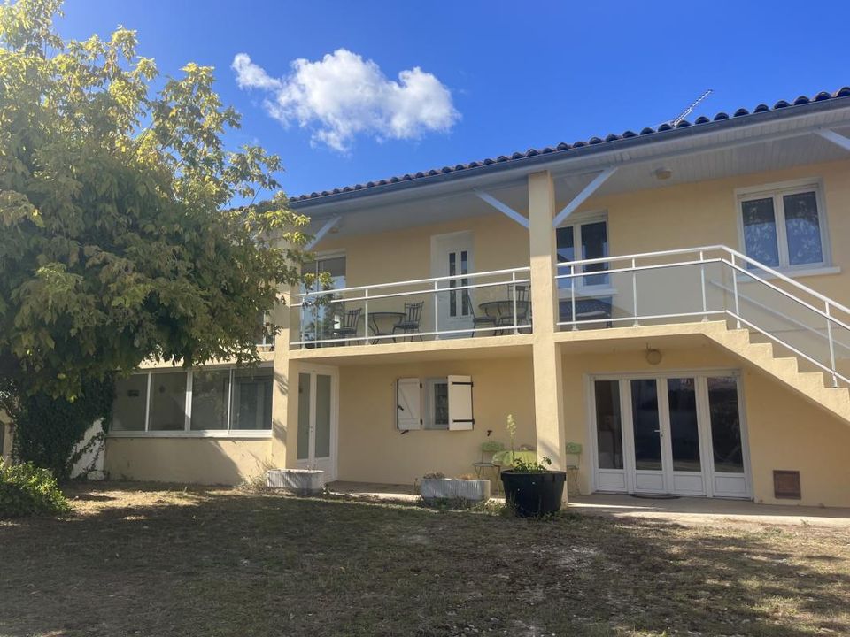 Villa i Mortagne-sur-Gironde, Charente-Maritime - bilde 1