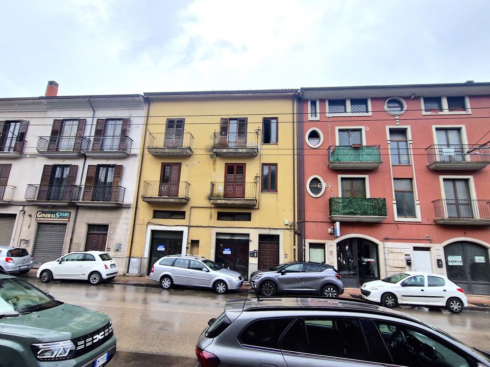 Erhvervsejendom i Avellino city, Avellino - foto 2