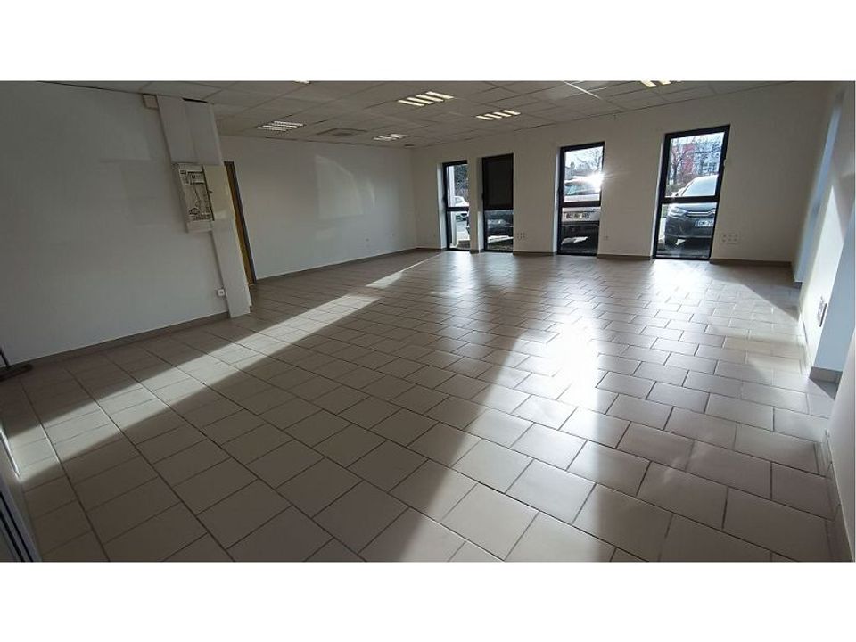 Commercial property in Salcigneux, Loire - photo 3
