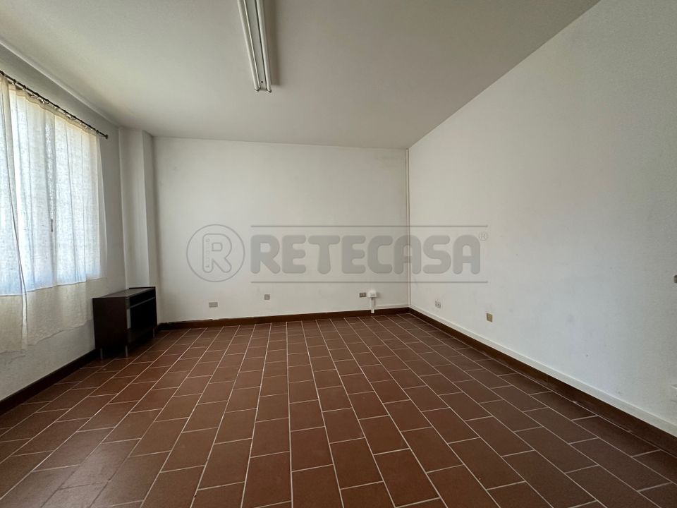 Erhvervsejendom i Bassano del Grappa, Vicenza - foto 2