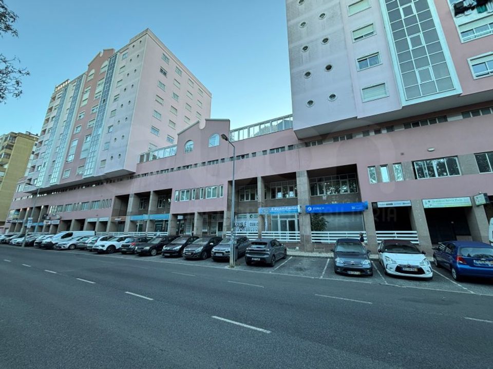 Erhvervsejendom i Belas, Lisbon - foto 2