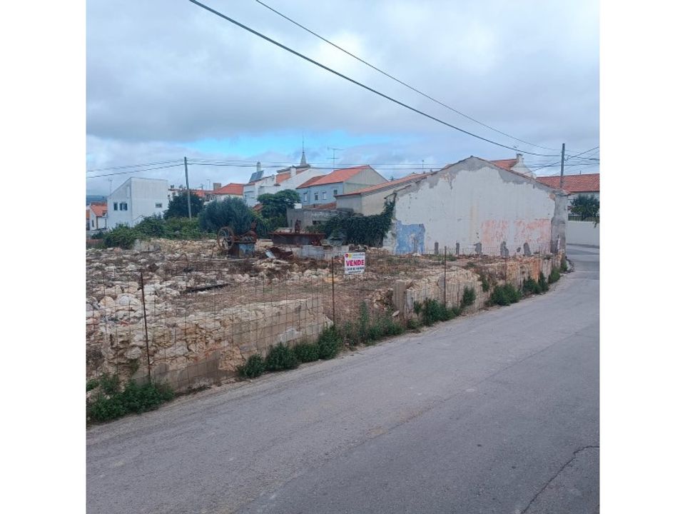 Helårsgrund i Torres Novas, Santarem - foto 1
