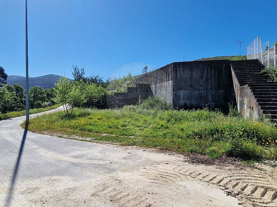 Helårsgrund i Mondim de Basto, Vila Real - foto 1