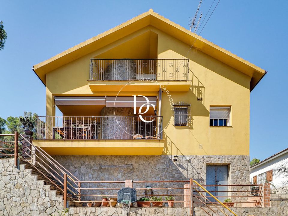 Villa i Canyelles, Barcelona - bilde 1