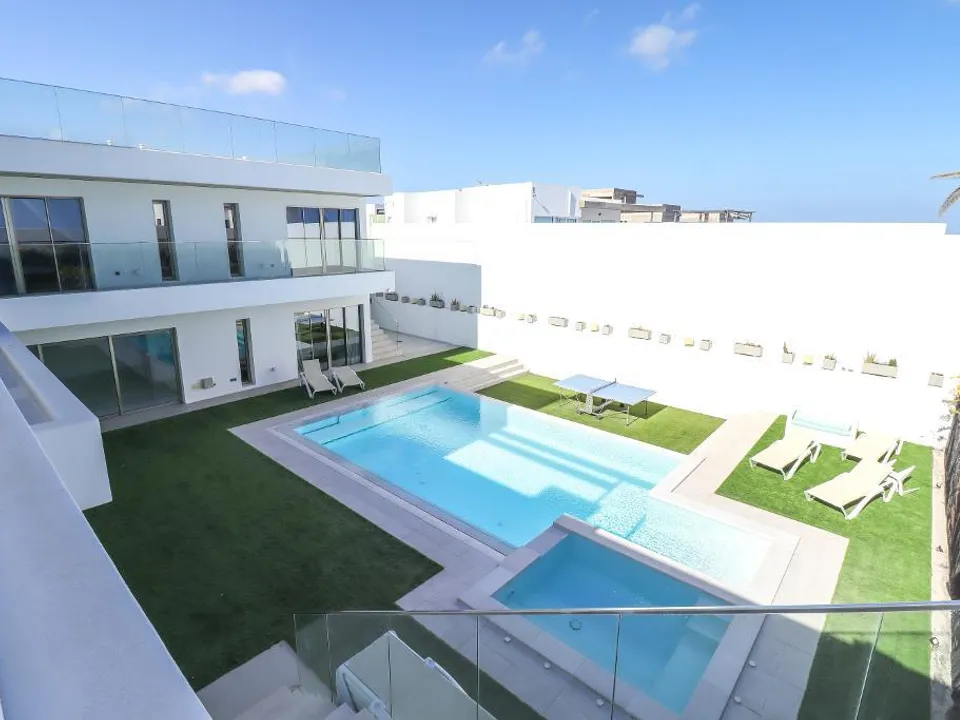 Villa i Costa Teguise, Lanzarote - foto 1
