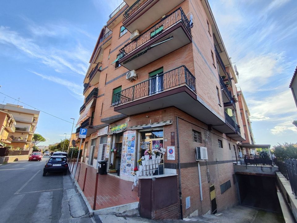 Garasje i Guidonia Montecelio, Rome - bilde 1