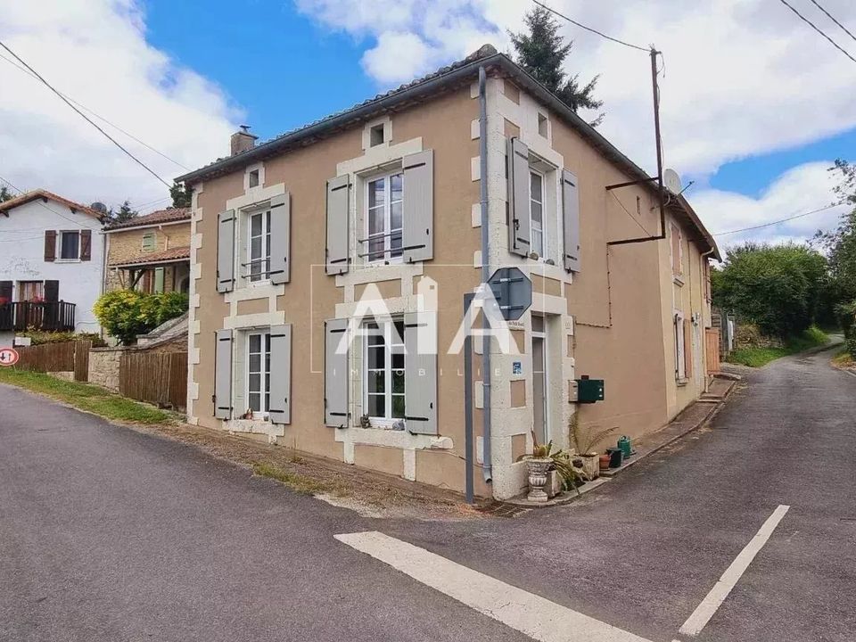Landejendom i Beaulieu-sur-Sonnette, Charente - foto 1