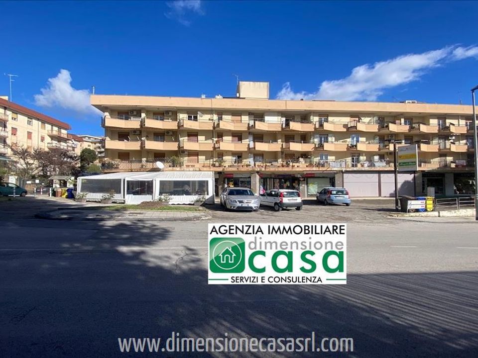 Erhvervsejendom i Caltanissetta, Caltanissetta - foto 1
