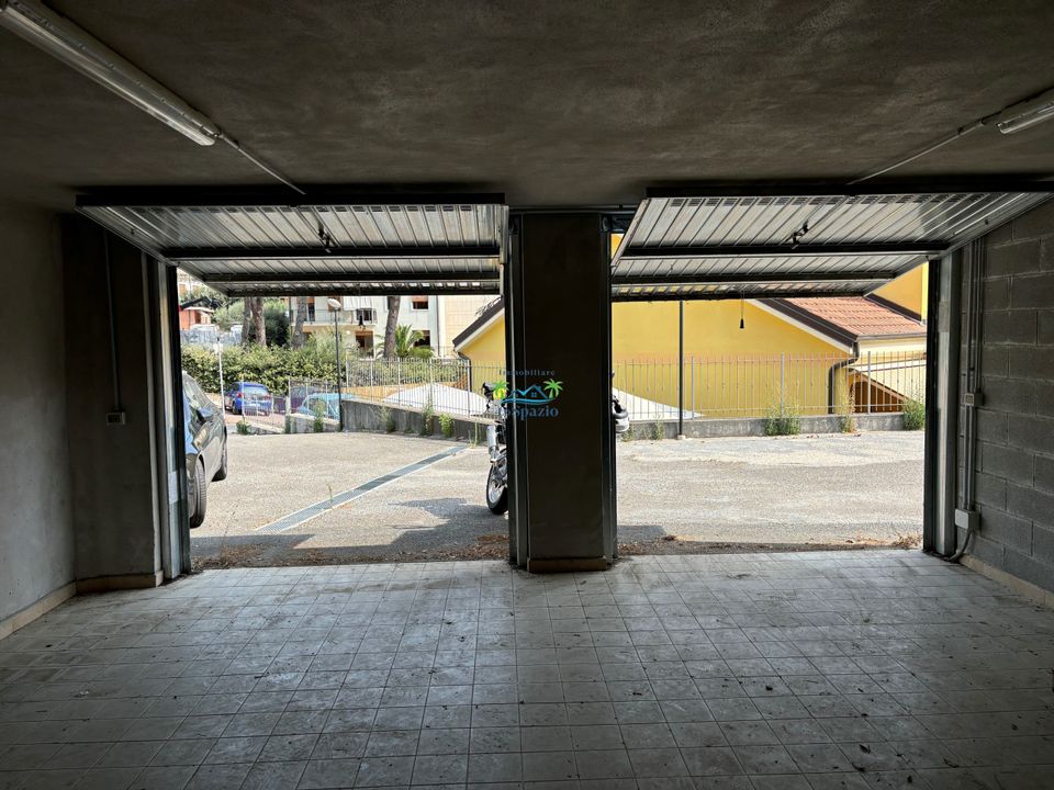 Garage i Andora, Savona - foto 1