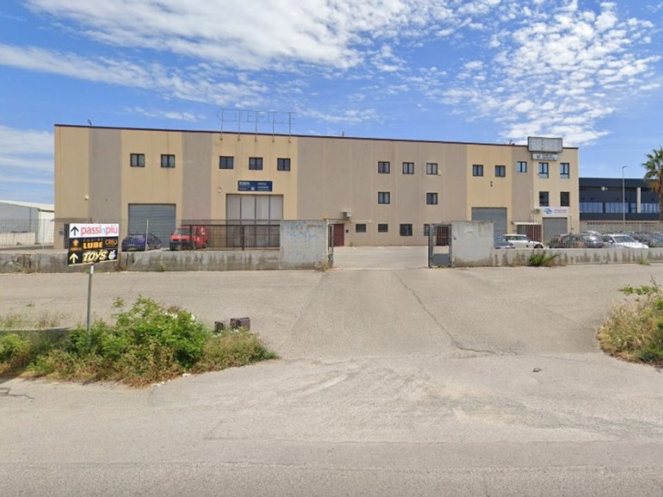 Erhvervsejendom i Sestu, Cagliari - foto 1