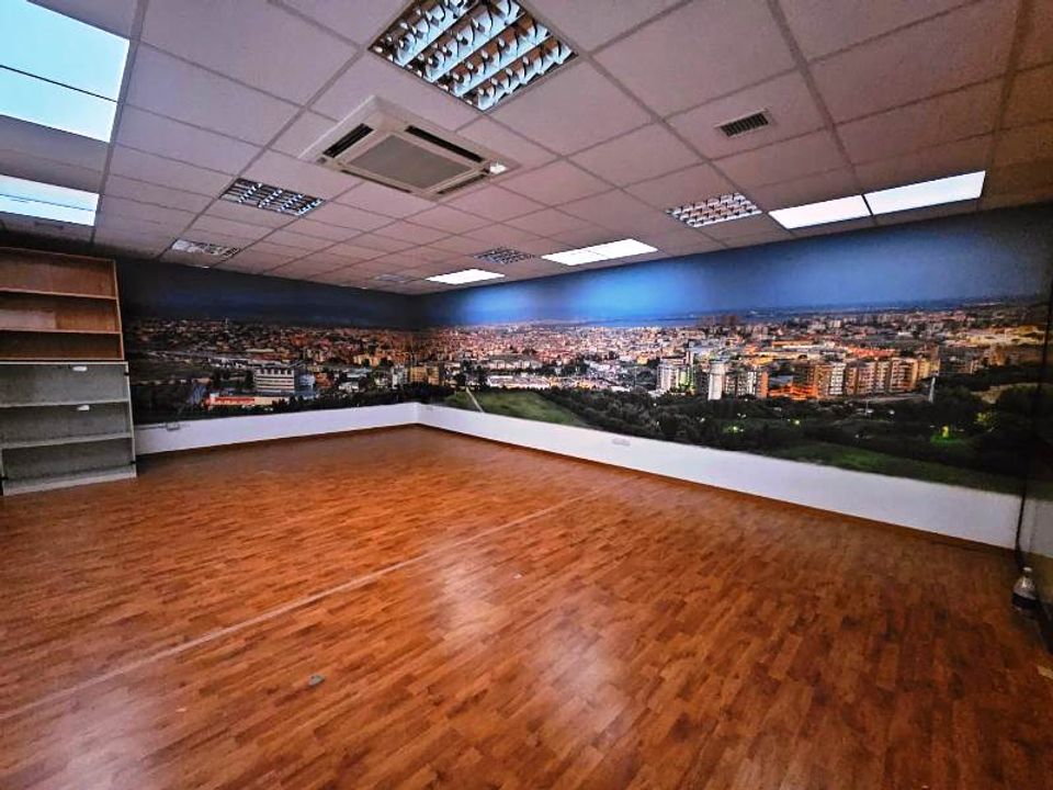 Erhvervsejendom i Sestu, Cagliari - foto 3