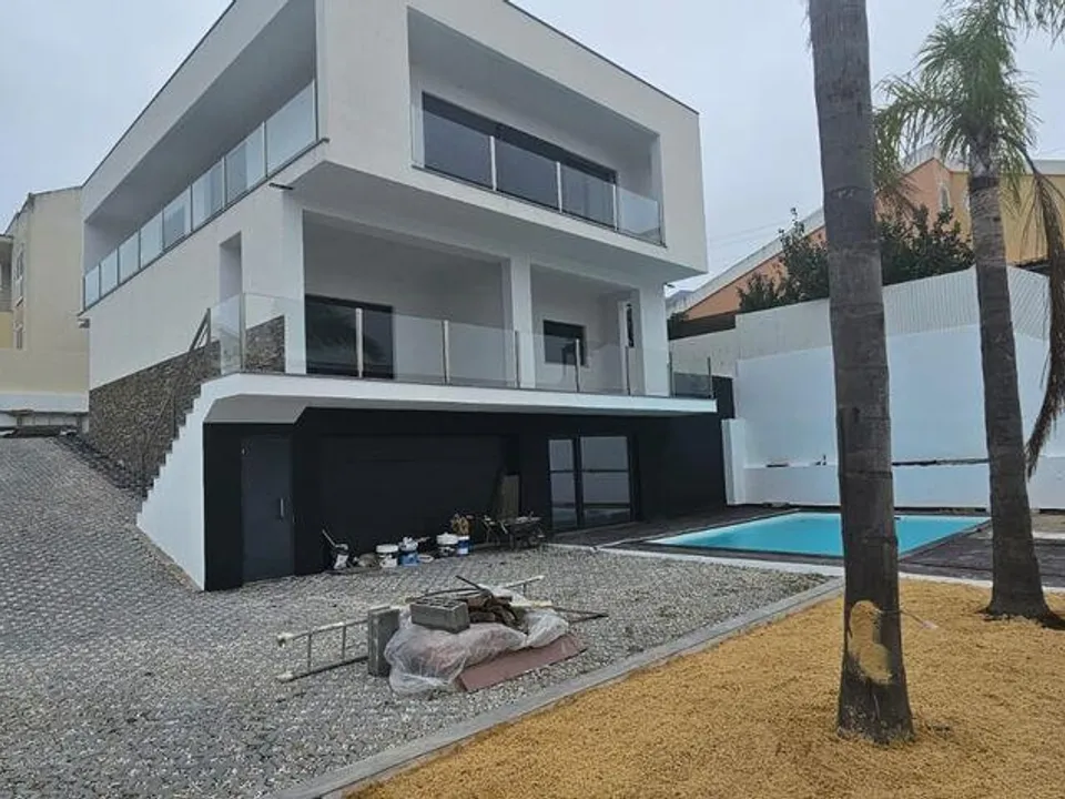 Byhus i Almada, Setubal - foto 3