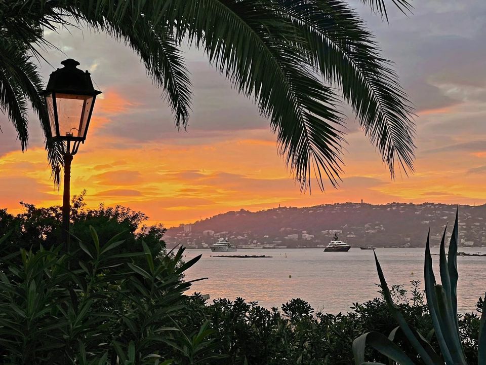 Villa a Antibes, Alpes-Maritimes - foto 1
