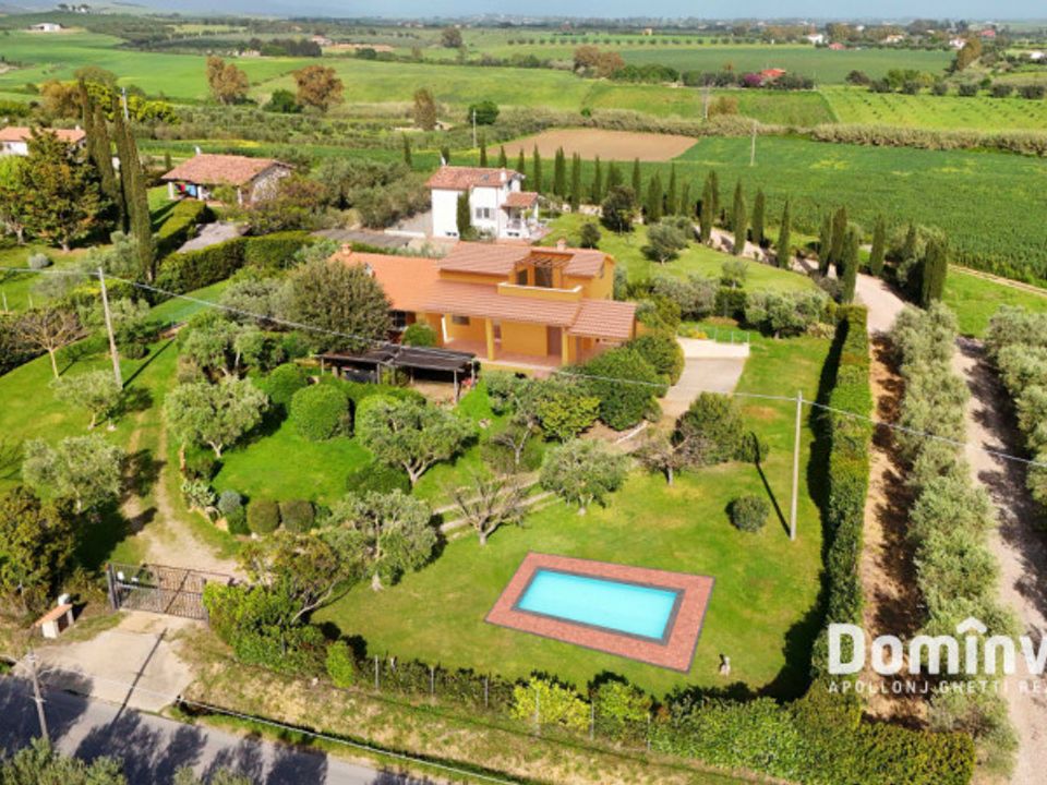 Villa i Montalto di Castro, Viterbo - foto 1