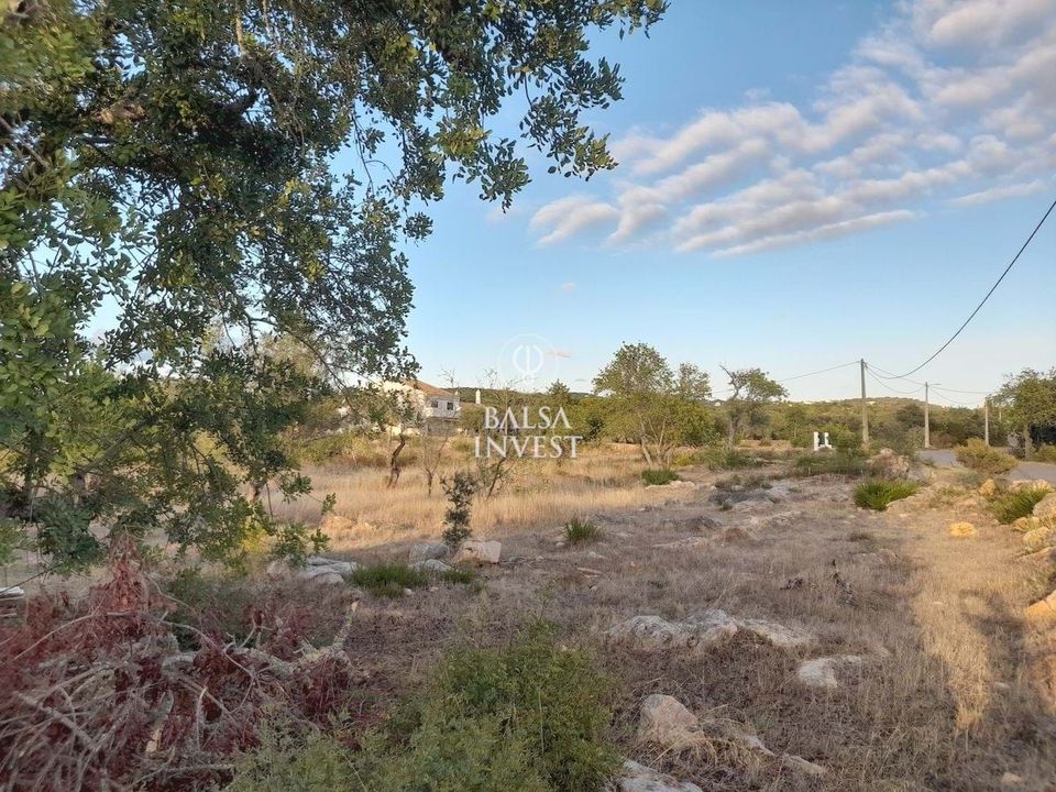 Helårsgrund i Santa Barbara de Nexe, Faro - foto 1