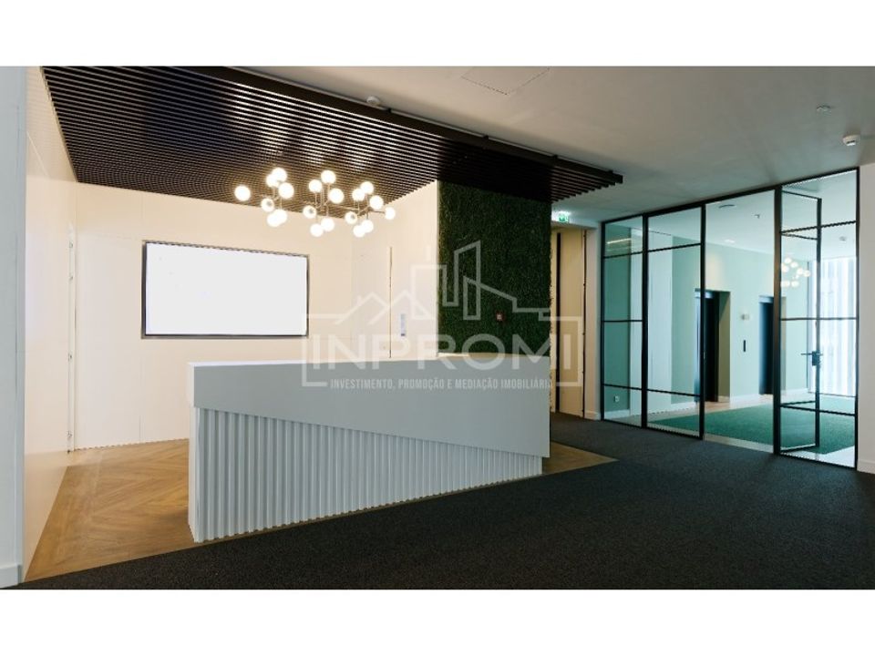 L'establiment comercial a Carnaxide, Lisbon - foto 2