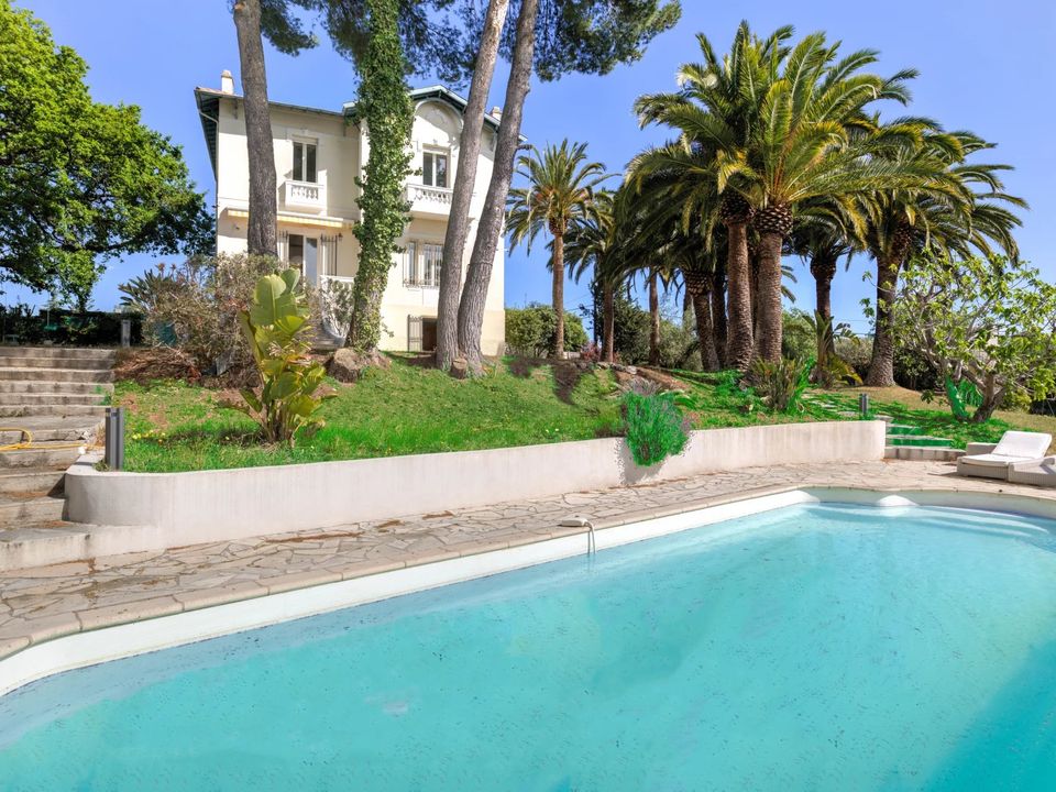 Villa i Antibes, Alpes-Maritimes - foto 1