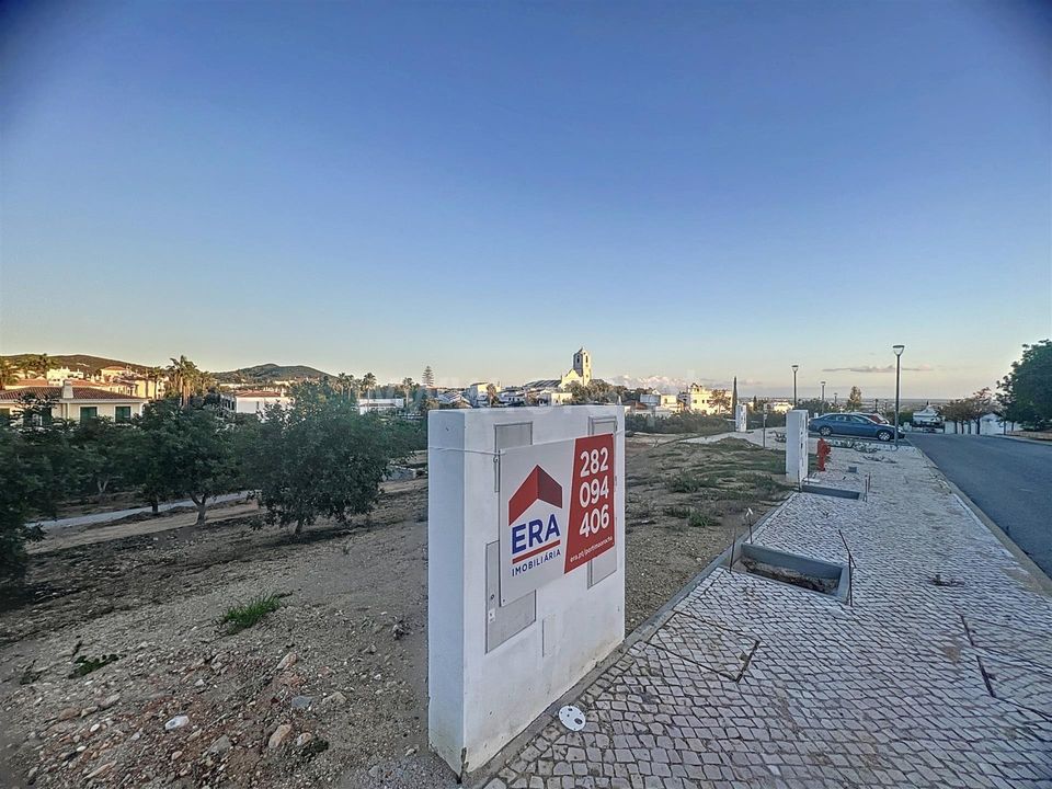 Helårsgrund i Faro, Faro - foto 1