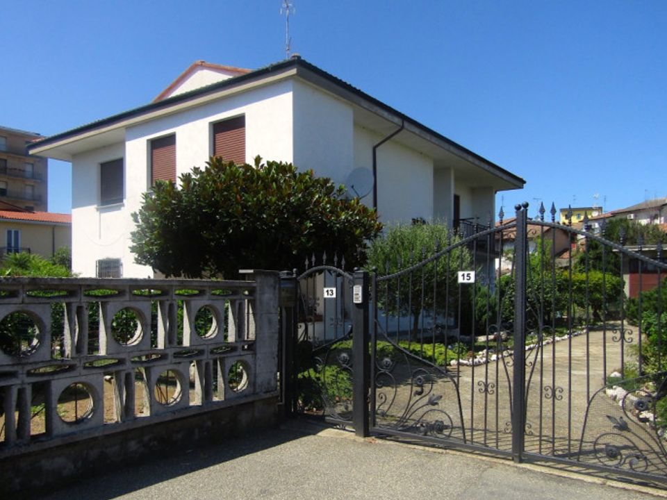 Villa in Sannazzaro de Burgondi, Pavia - foto 1