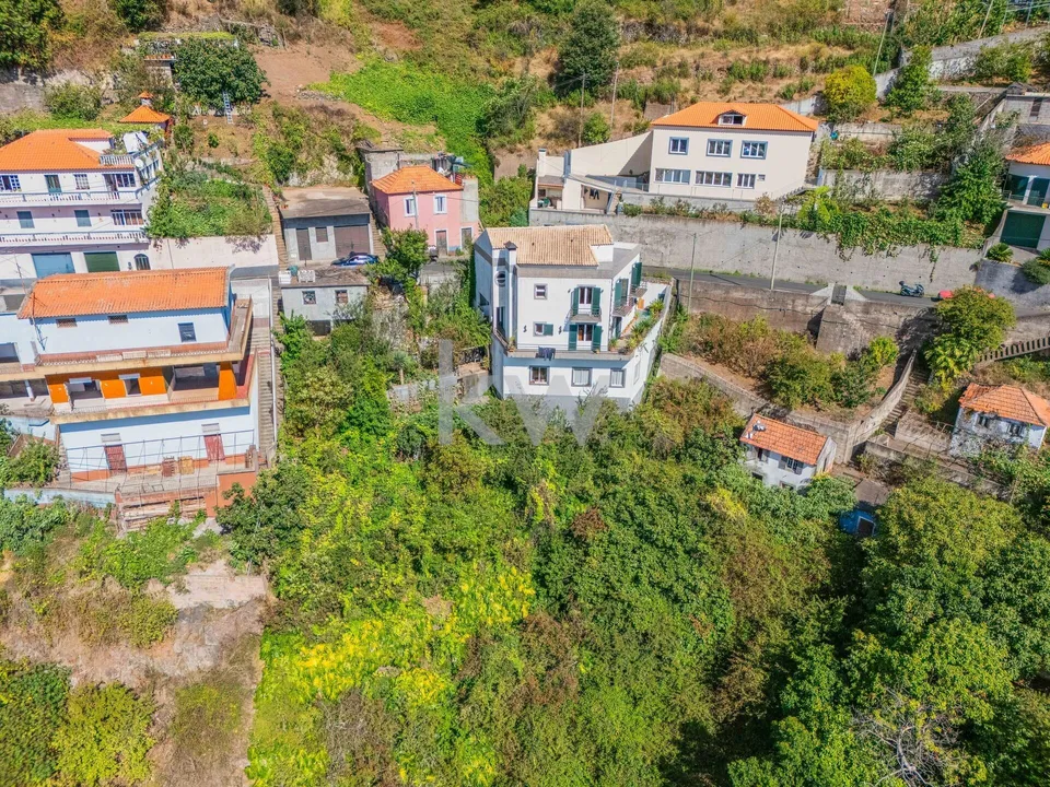 Byhus i Camara de Lobos, Madeira - foto 1