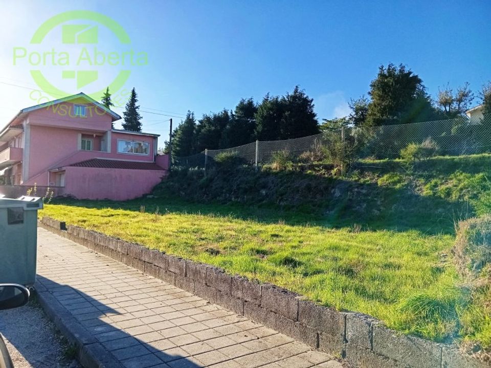 Helårsgrund i Santo Tirso, Porto - foto 1
