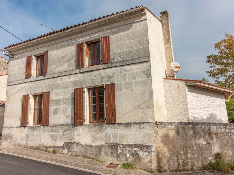 Villa i Saint-Même-les-Carrières, Charente - foto 1