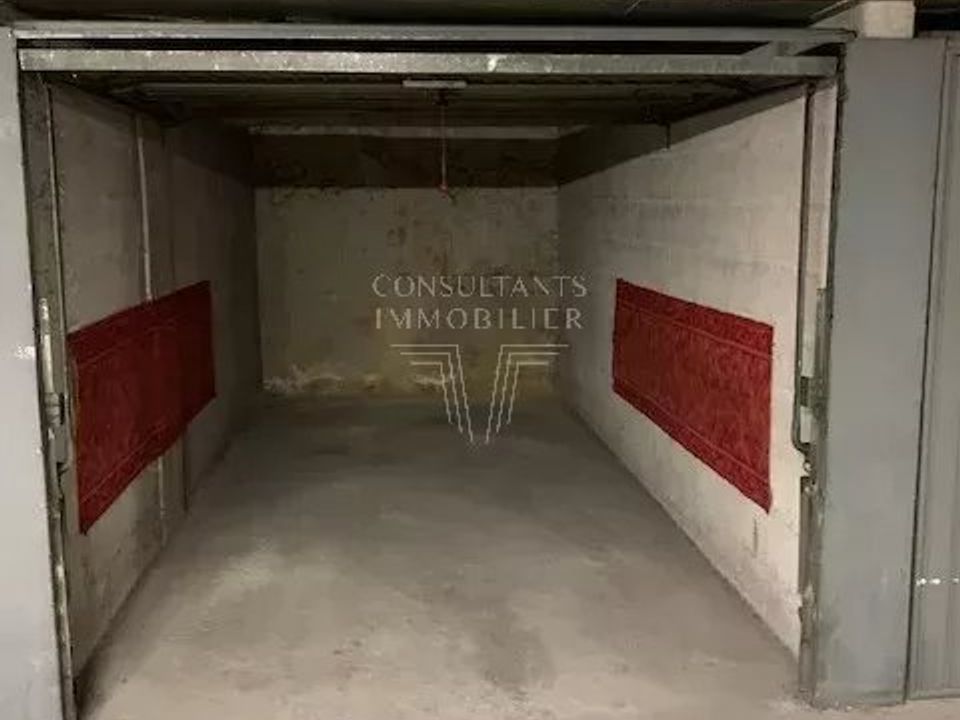 Garage i Paris, Paris - foto 1