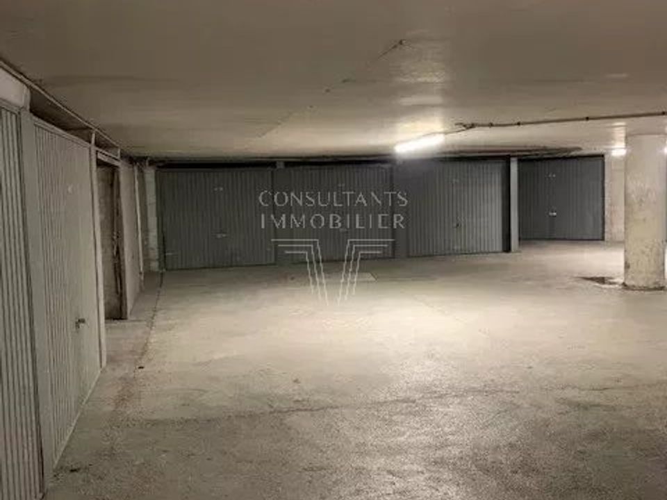 Garage i Paris, Paris - foto 3