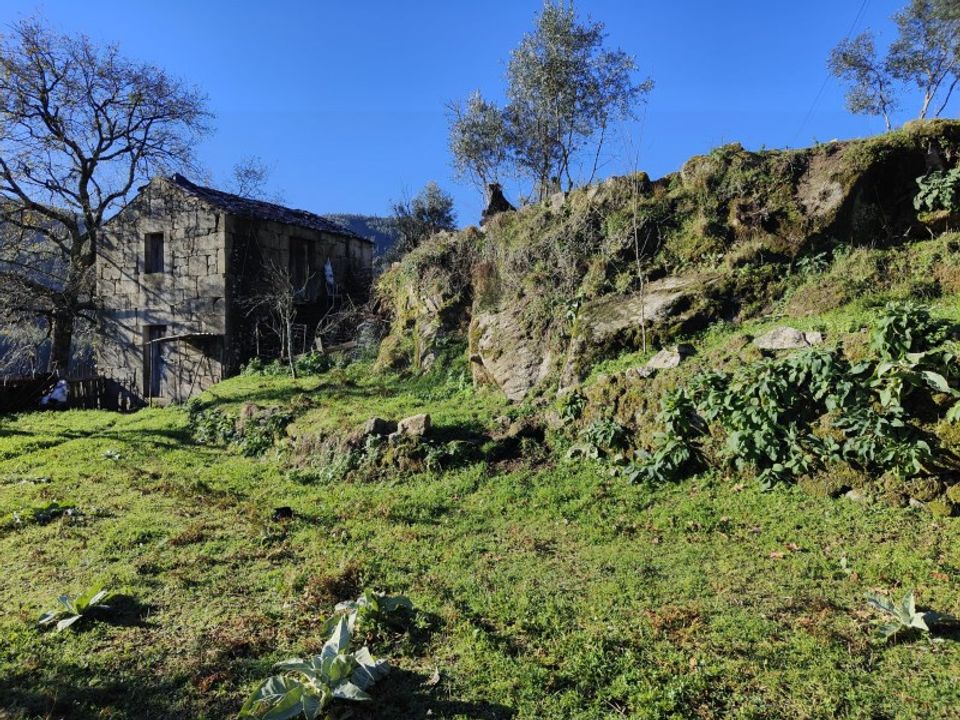 Ruinere i Oliveira do Hospital, Coimbra - foto 1