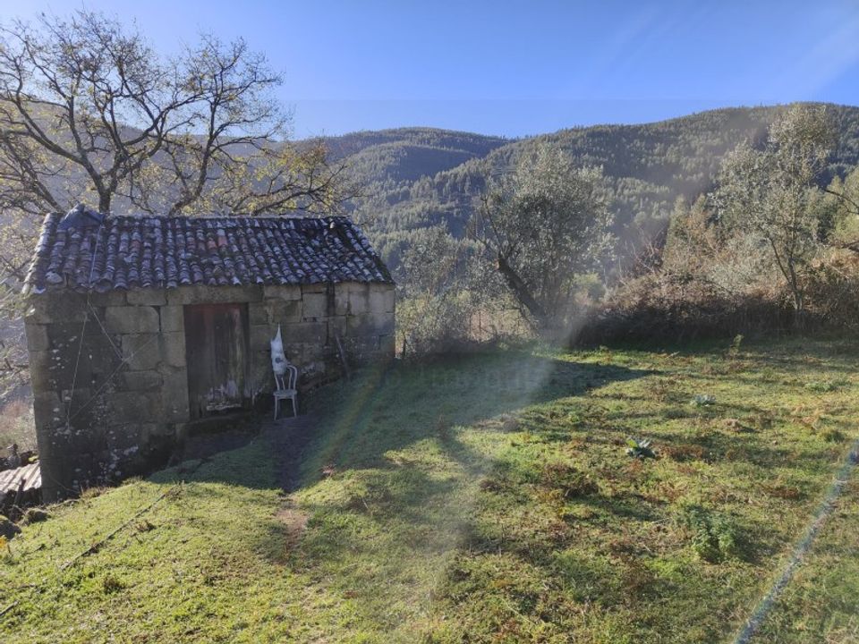Ruinere i Oliveira do Hospital, Coimbra - foto 3