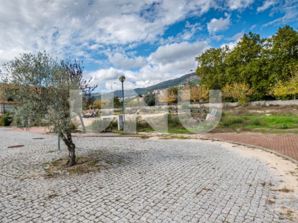 Helårsgrund i Teixoso, Castelo Branco - foto 1