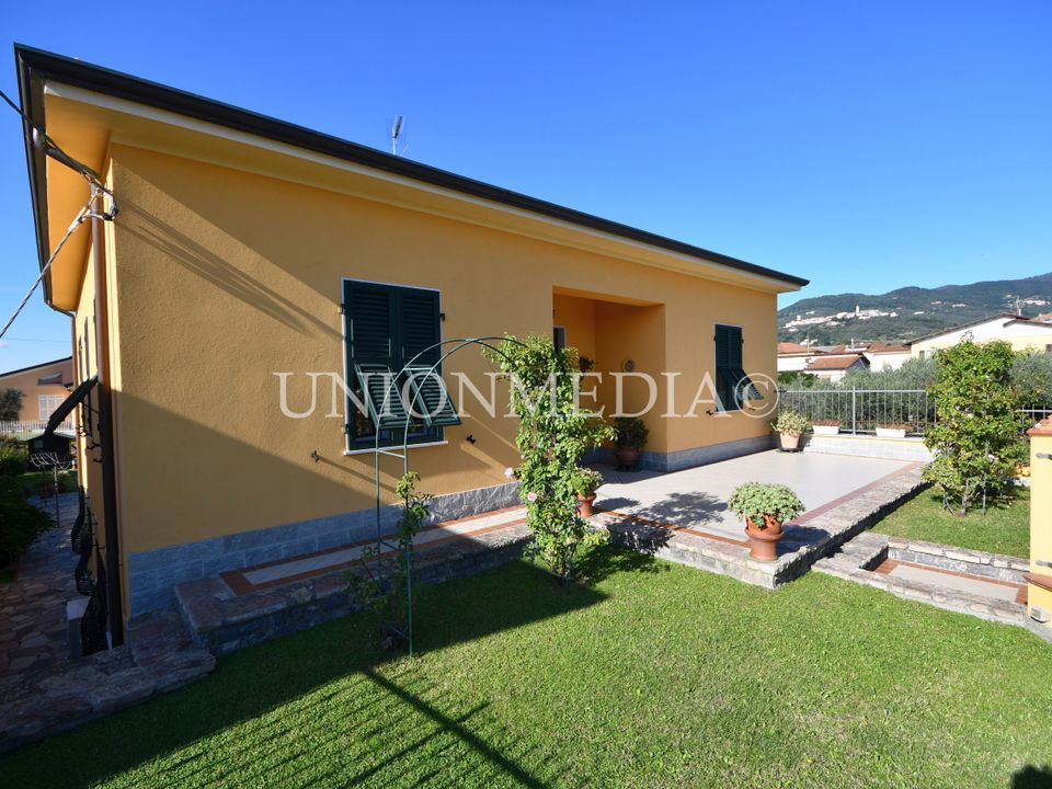 Villa i Castelnuovo Magra, La Spezia - foto 1