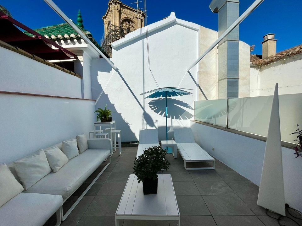 Erhvervsejendom i Granada, Granada - foto 1
