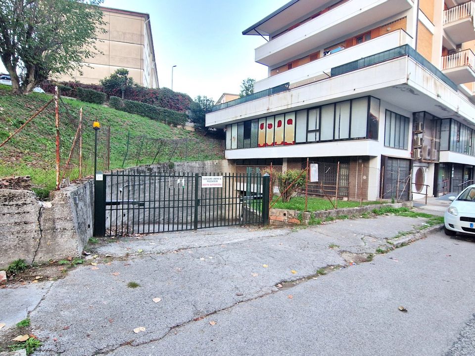 Garage i Avellino city, Avellino - foto 2