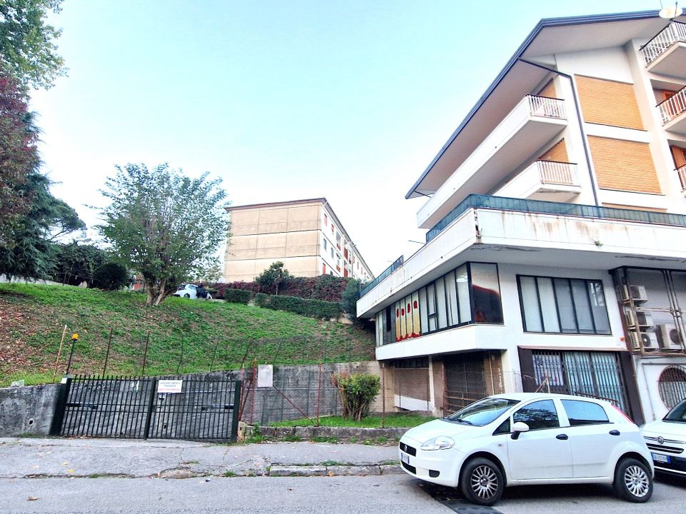 Garage i Avellino city, Avellino - foto 3