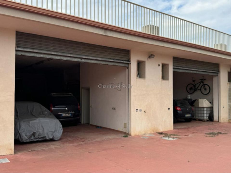 Garage i Modica, Ragusa - foto 1